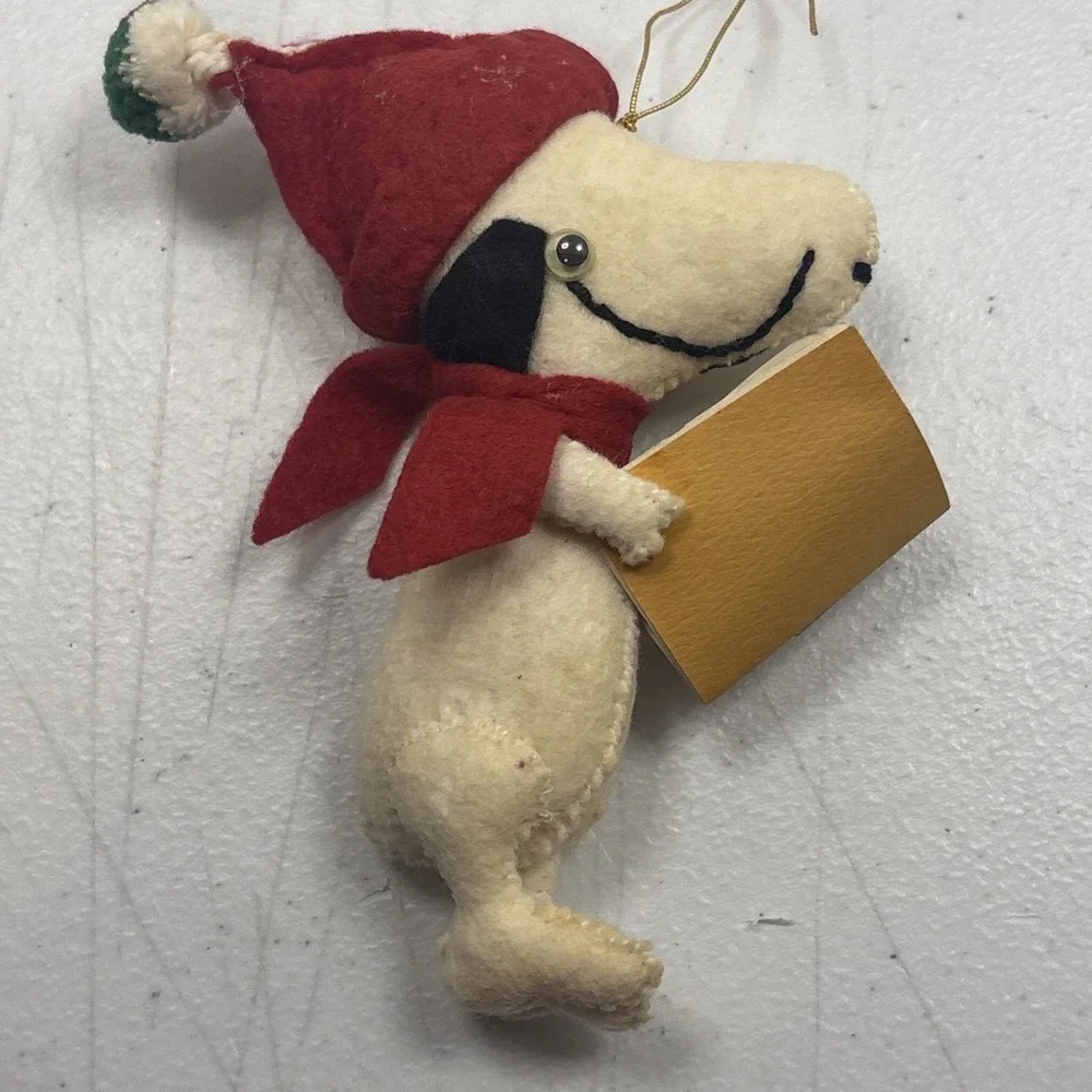 Vintage Snoopy Ornament Handmade‎ Wool Felt MCM Peanuts Dog Caroler 6